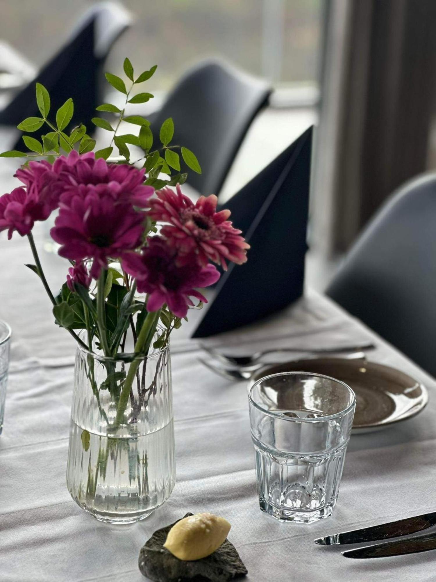 Hotel Varmaland Екстериор снимка